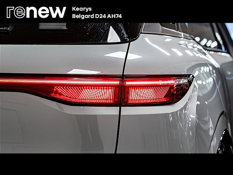 2024 Renault Megane E-Tech - image 17