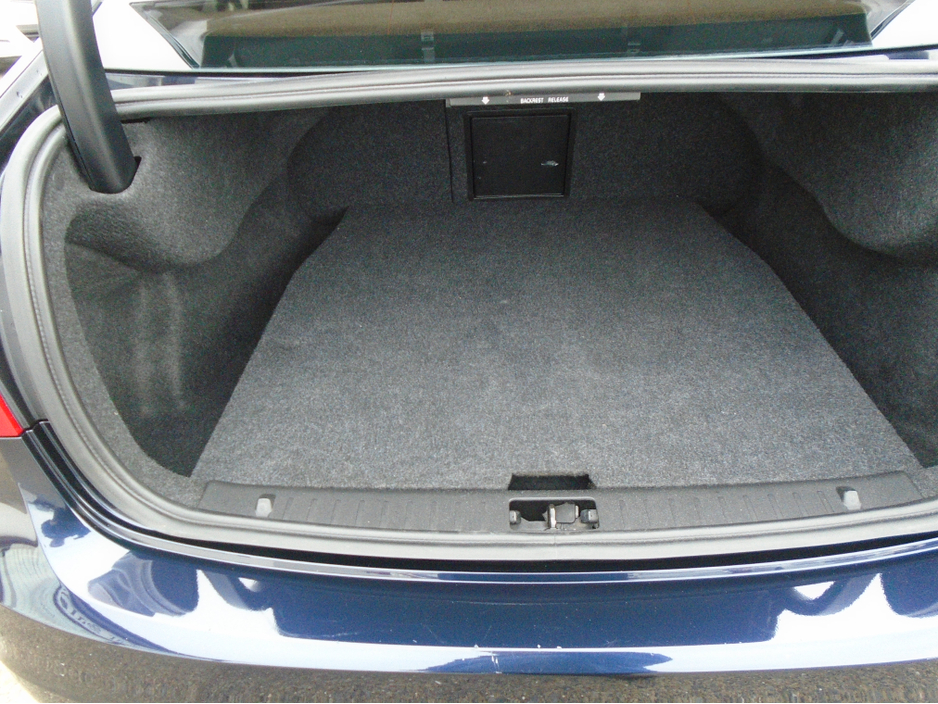 2017 Volvo S60 - image 18