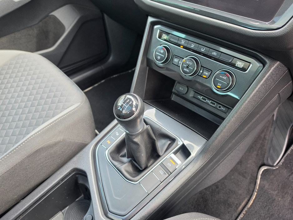 2019 Volkswagen Tiguan - image 14