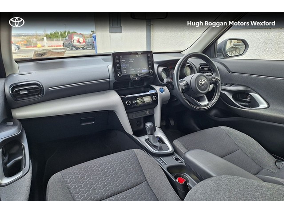 2022 Toyota Yaris Cross - image 14