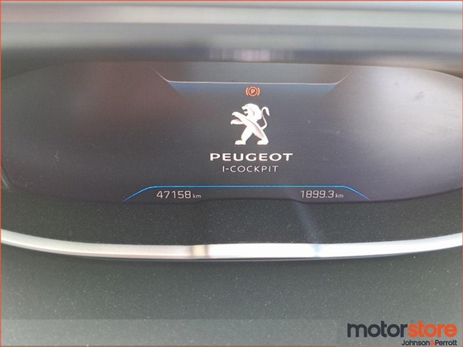 2023 Peugeot 5008 1.2 PureTech 130bhp Allure €35,900