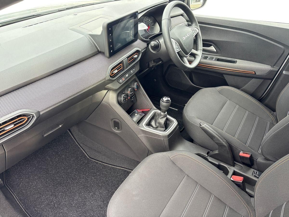 2023 Dacia Sandero Stepway - image 4