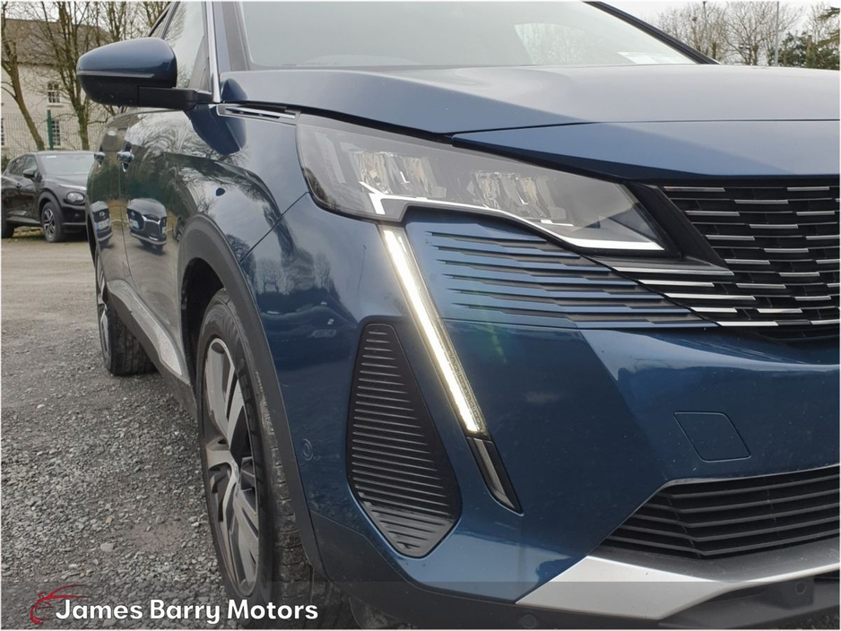 2021 Peugeot 5008 - image 25