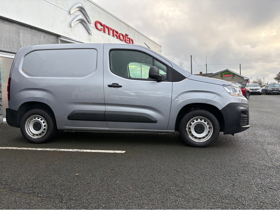 2023 Citroen Berlingo LX BLUEHDI 100 MWB 65 €19,995