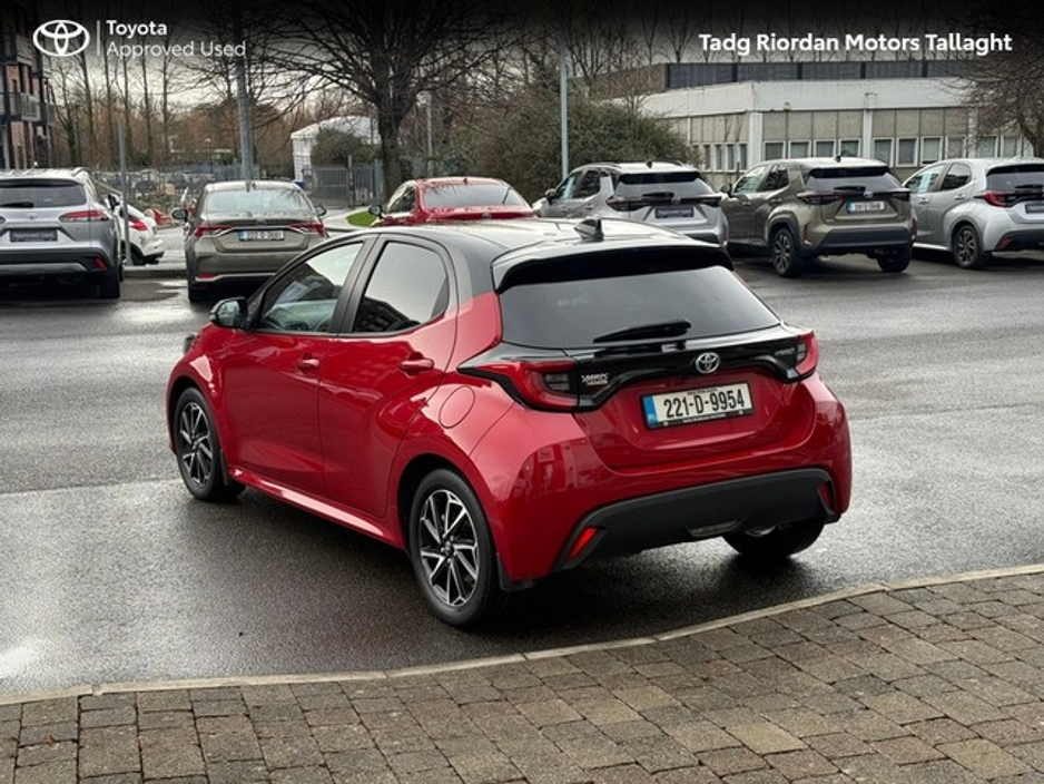 2022 Toyota Yaris - image 18