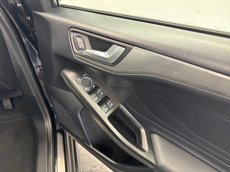 2020 Ford Focus - image 11