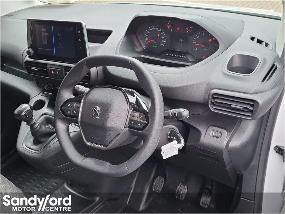 2024 Peugeot Partner PARTNER PRO PLUS1.5 HDI 100 65 €17,845