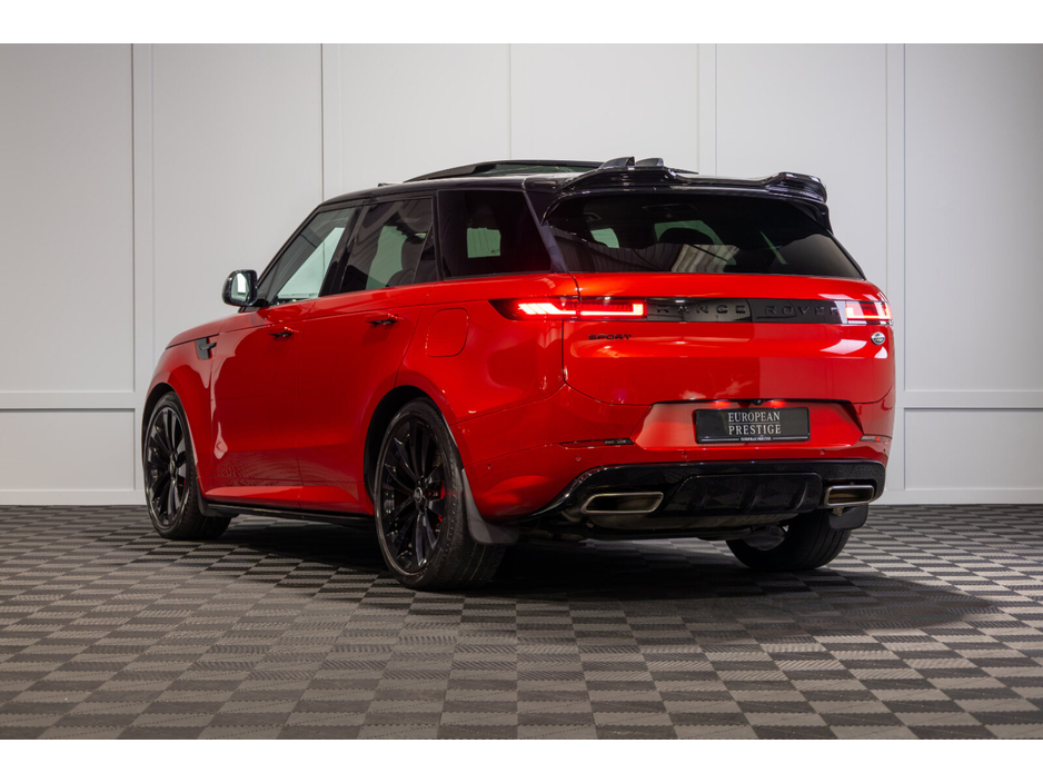2023 Land Rover Range Rover Sport - image 4