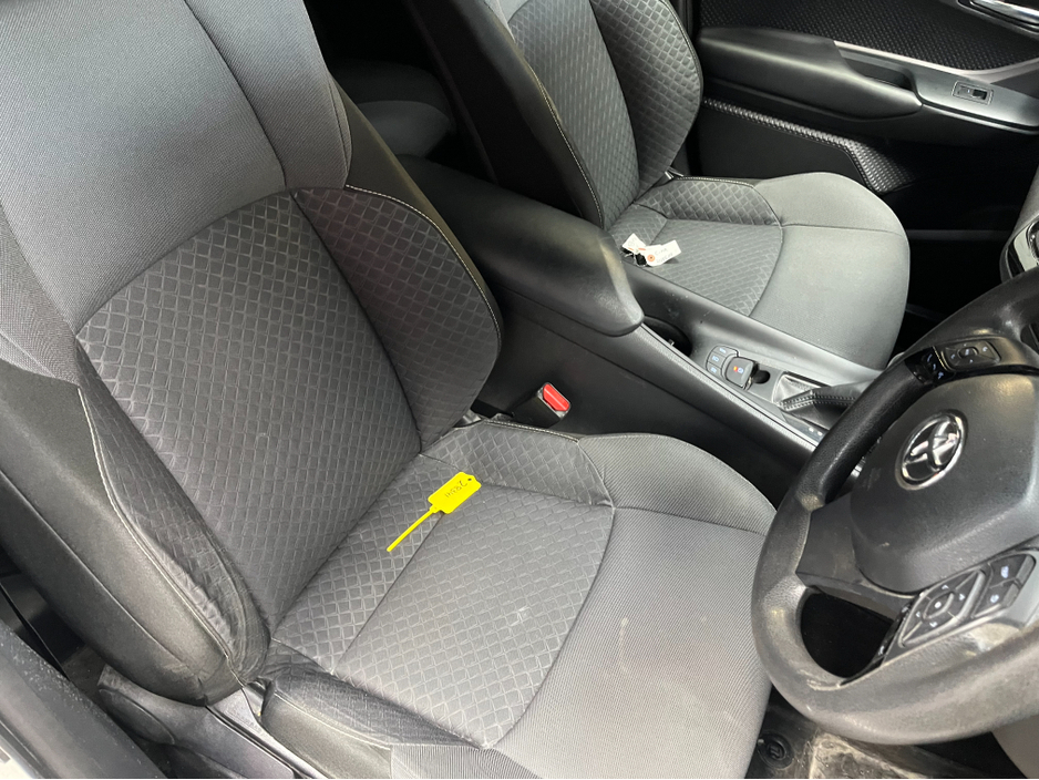 2020 Toyota C-HR - image 10