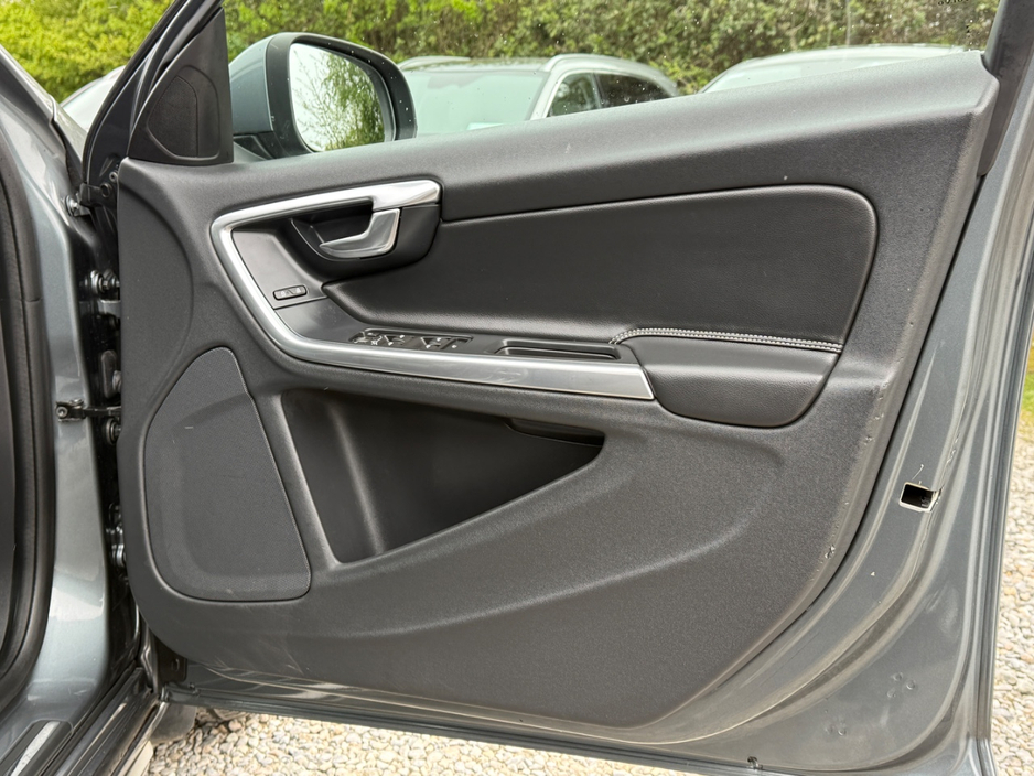 2015 Volvo S60 - image 16