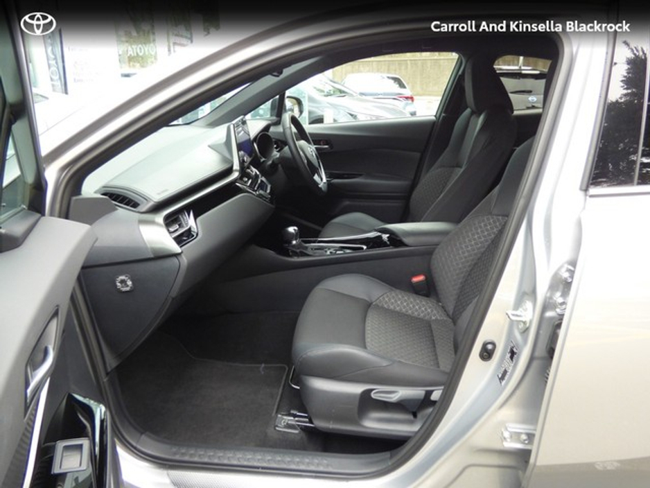 2023 Toyota C-HR - image 6