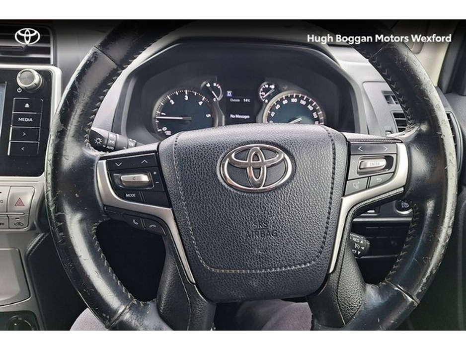 2019 Toyota Landcruiser - image 16