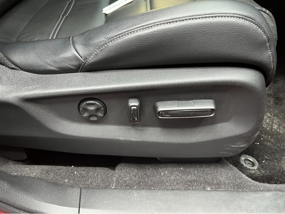 2018 Honda CR-V €24950 2018 HONDA CR-V EX HYBRID MASTERPIECE 2.0 / CRUISE CONTROL / REVERSE CAMERA / ELECTRIC MEMORY & HEATED SEATS / PADDLE SHIFTERS / PANORAMIC SUNROOF €24,950