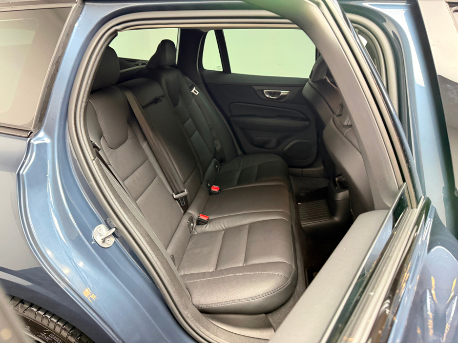 2025 Volvo V60 PLUS T6 2.0 PHEV AWD 350HP €54,990