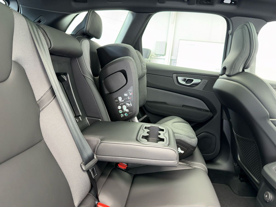2026 Volvo XC60 - image 10