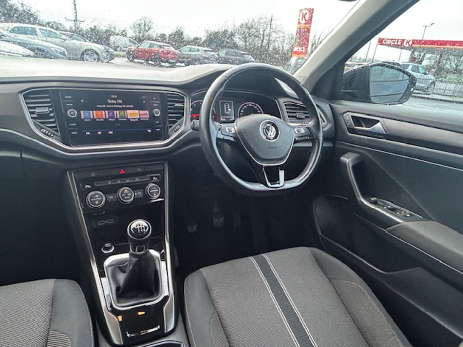 2019 Volkswagen T-Roc 1.0 TSI 115bhp Design €18,495