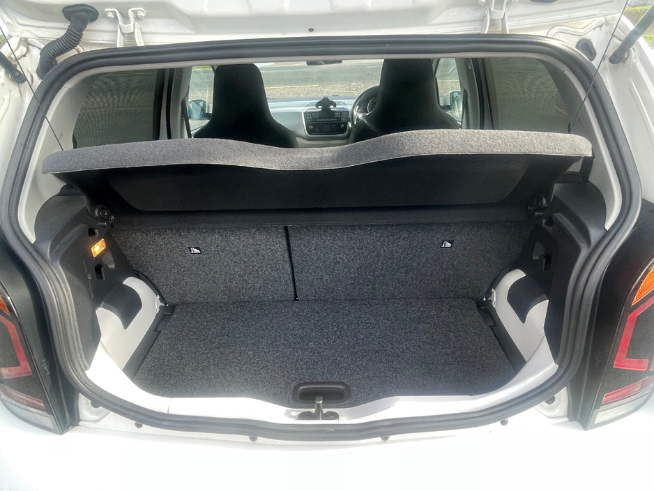 2018 Volkswagen up! - image 9