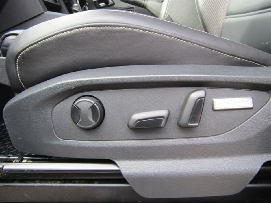 2017 Volkswagen Amarok - image 21