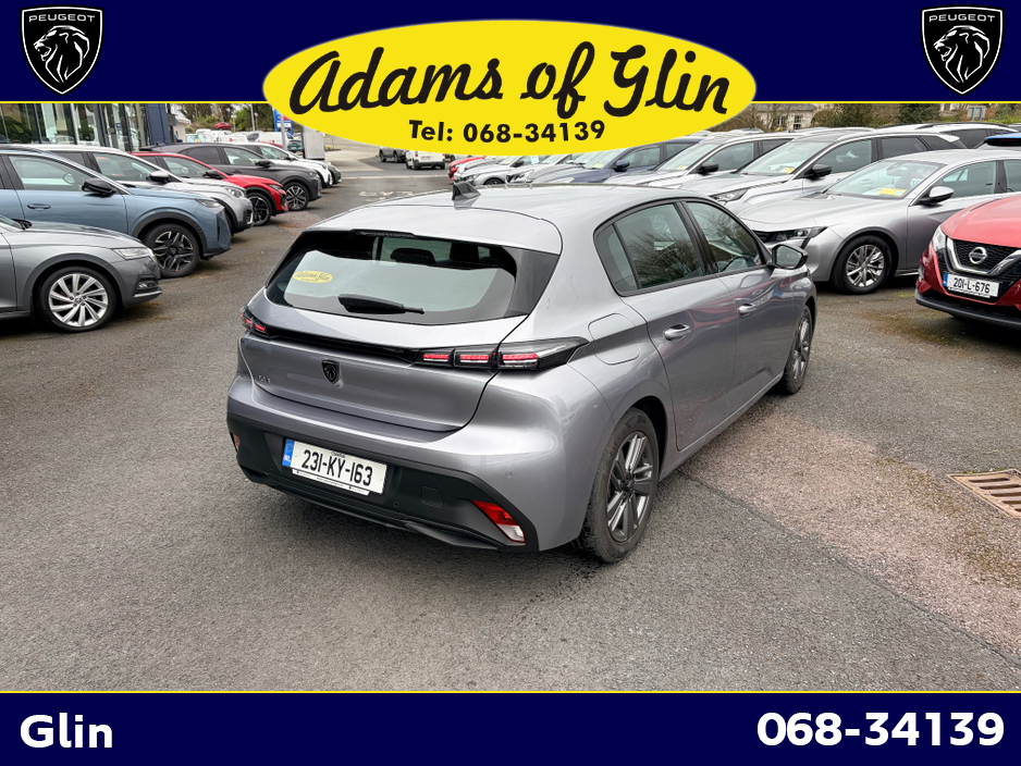 2023 Peugeot 308 - image 3
