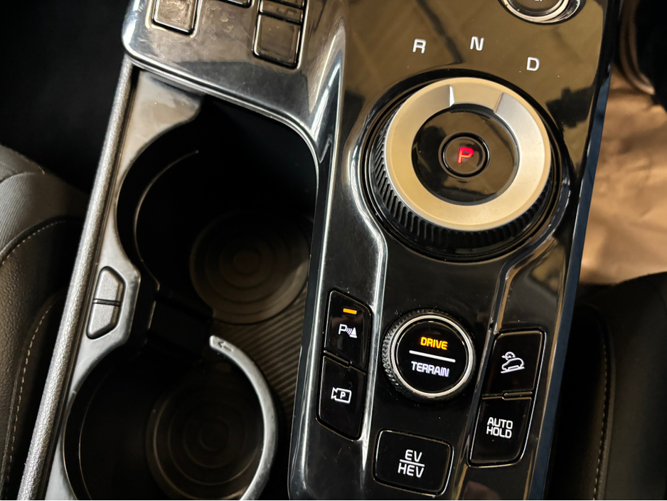 2023 Kia Sportage - image 12