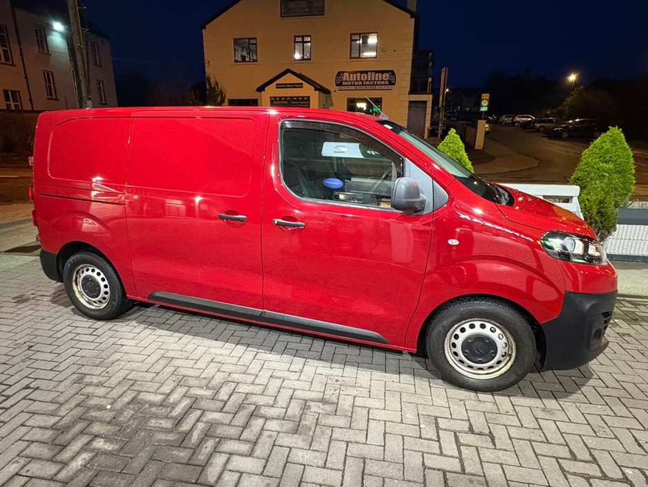 2019 Citroen Dispatch - image 12