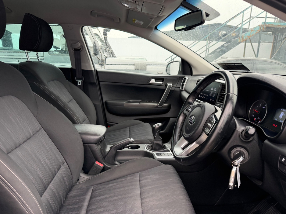 2021 Kia Sportage - image 8
