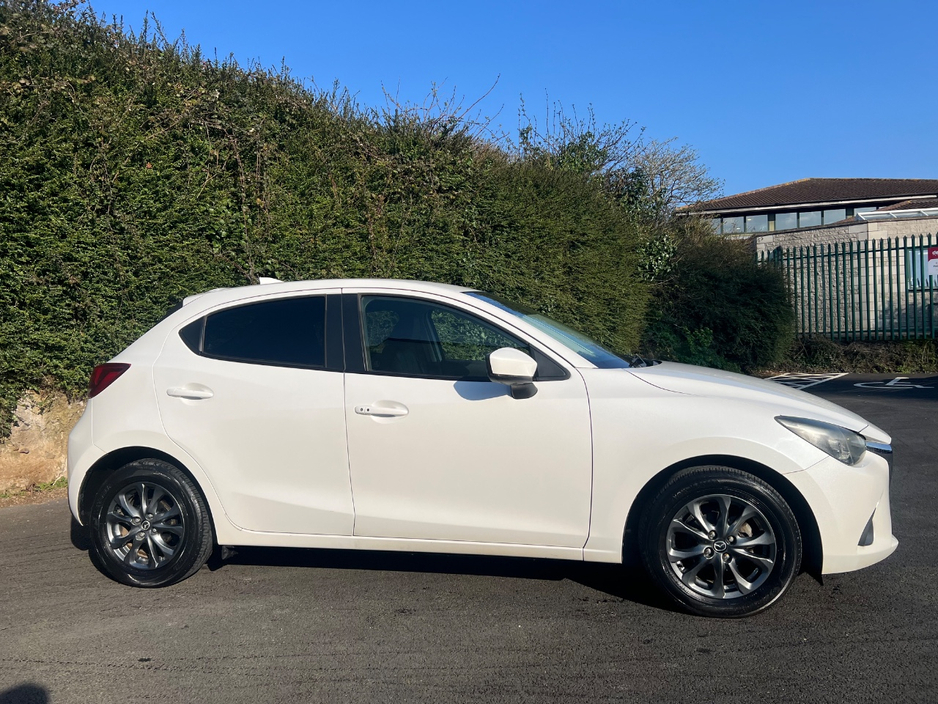 2017 Mazda Demio - image 5