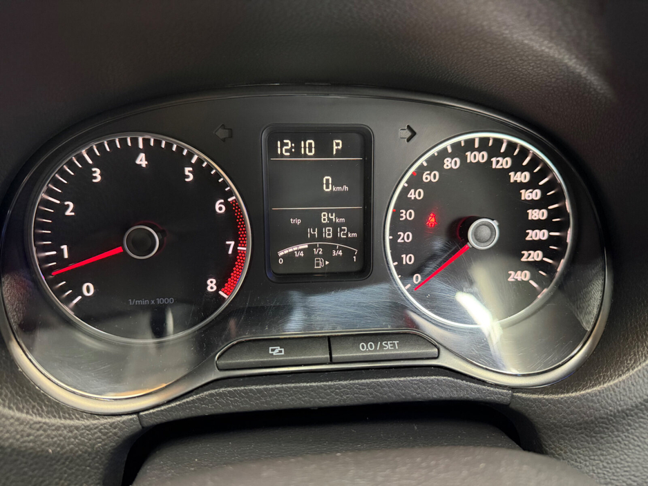 2013 Volkswagen Polo - image 13