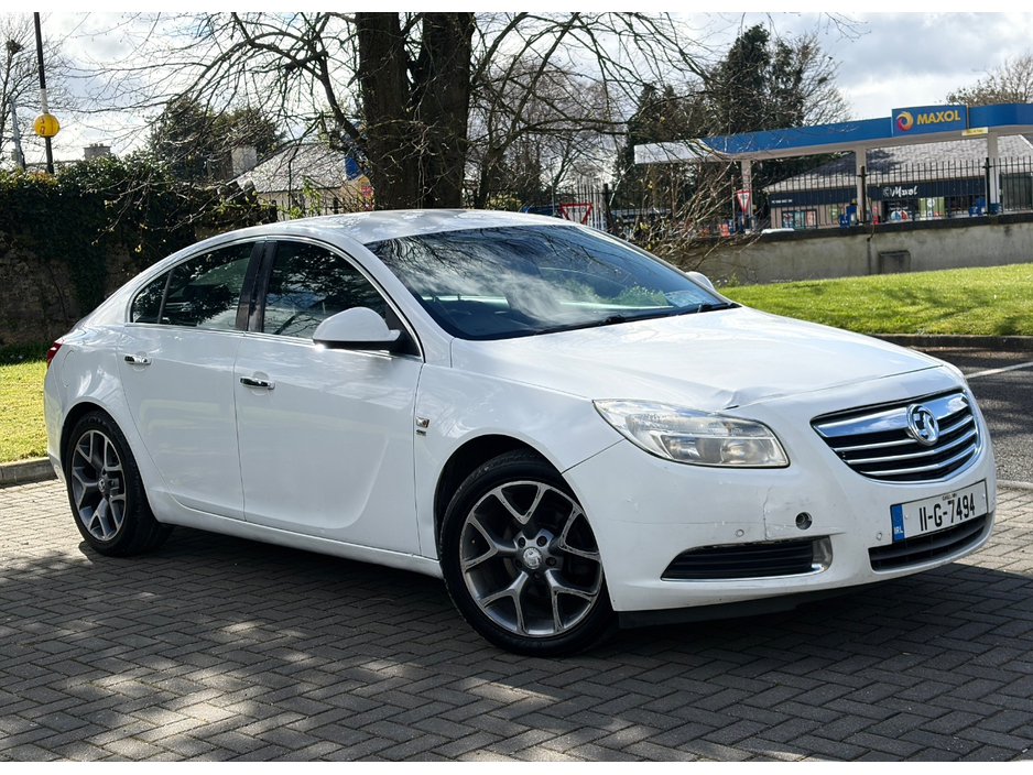 2011 Vauxhall Insignia - image 8