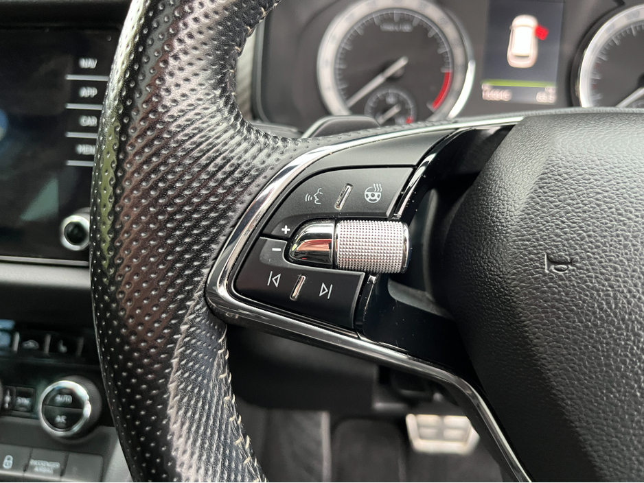 2020 Skoda Kodiaq SPORTLINE 7 SEATER AUTOMATIC 150BHP 2.0 DIESEL //PANORAMIC GLASS ROOF//HEATED SEATS AND STEERING WHEEL//REVERSE CAMERA// €33,950