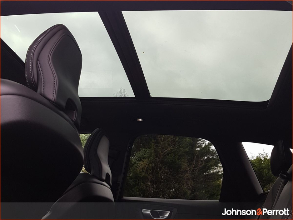 2024 Volvo XC60 - image 18