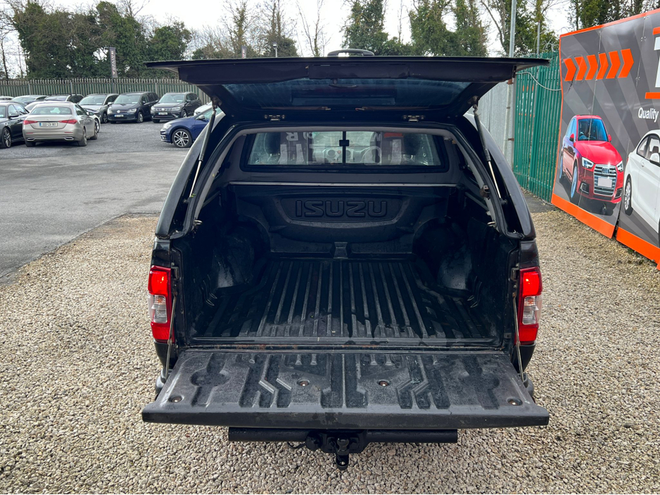 2010 Isuzu Rodeo - image 15