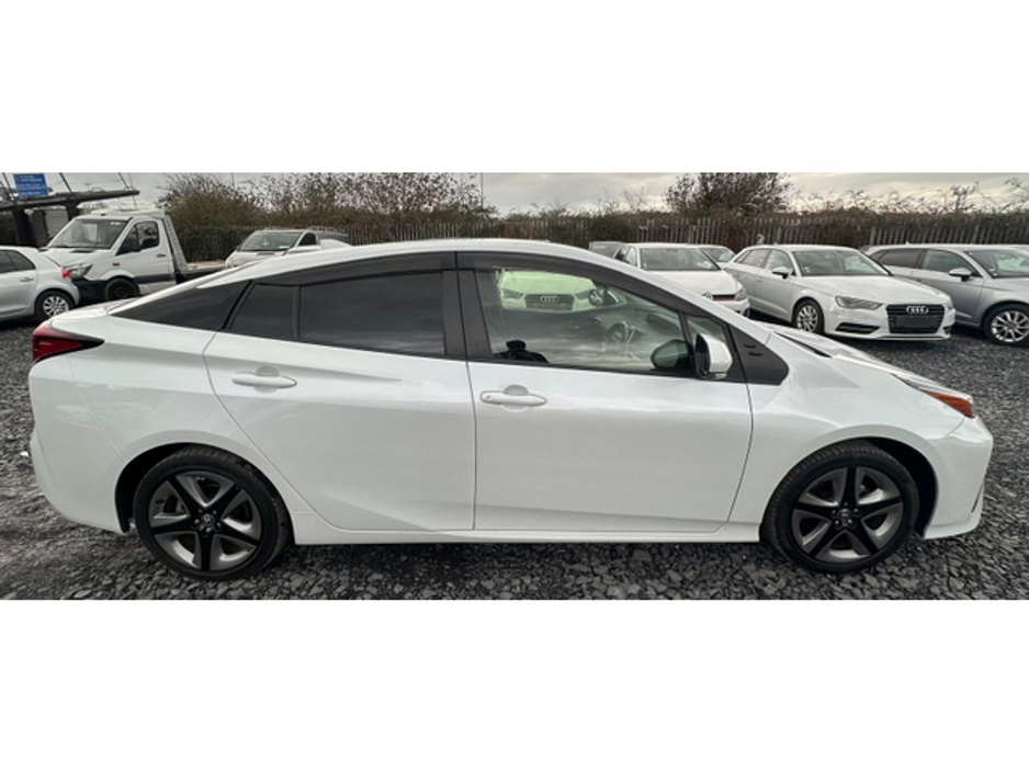 2021 Toyota Prius - image 5