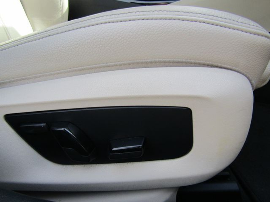 2018 BMW 5 Series - image 27