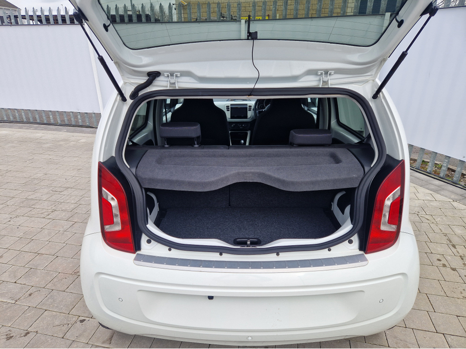 2014 Volkswagen up! - image 9