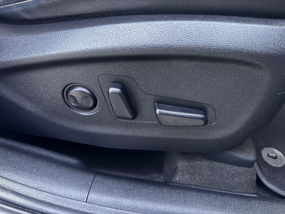 2017 Kia Sorento - image 38