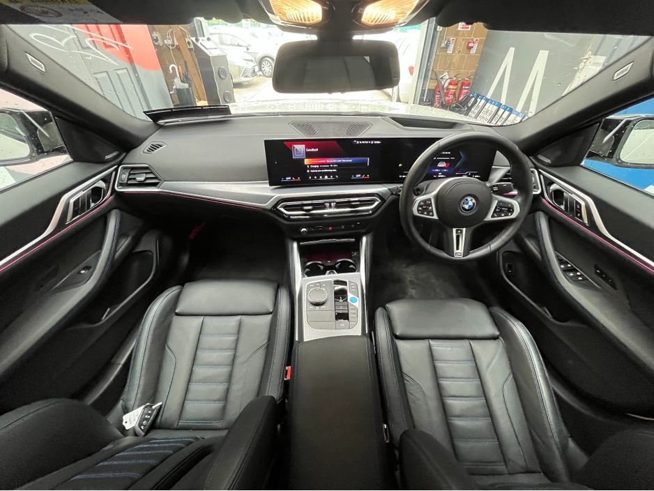 2025 BMW i4 €58950 2025 BMW I4 M50 ONLY 9K KMS / CRUISE CONTROL / 360° PARKING CAMERA / ELECTRIC MEMORY & HEATED SEATS / HEATED STEERING WHEEL / APPLE CARPLAY / AMBIENT LIGHTS €58,950