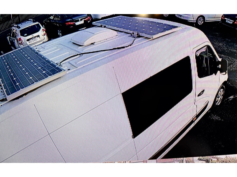 2011 Renault Master - image 2