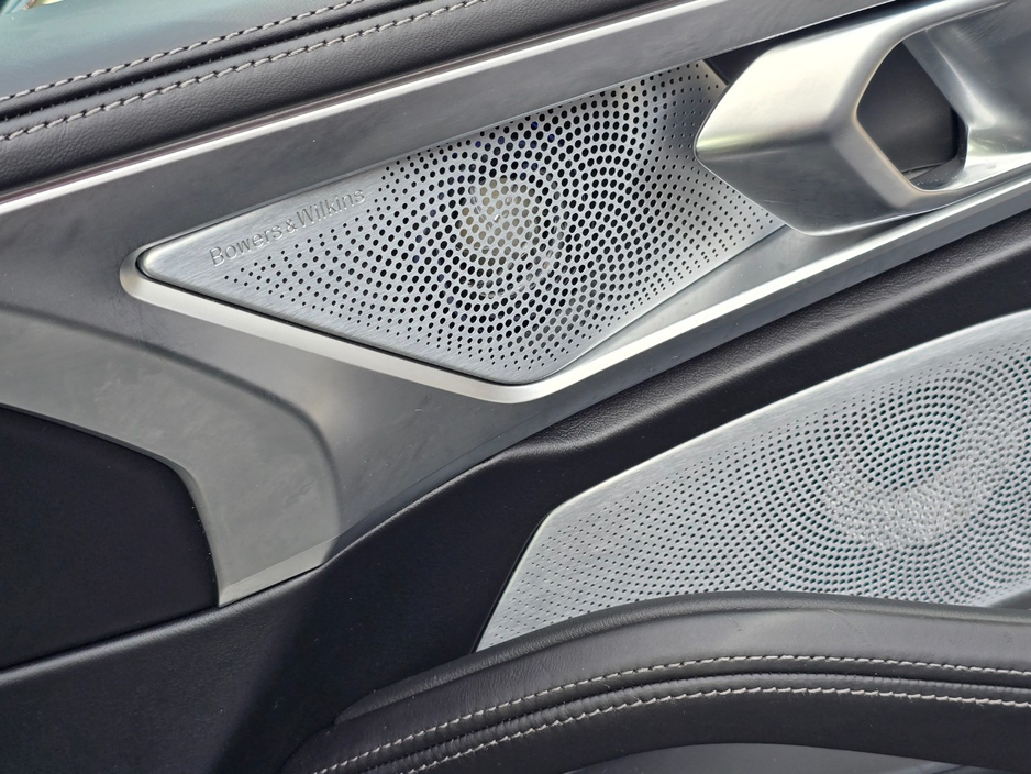 2021 BMW 8 Series - image 17