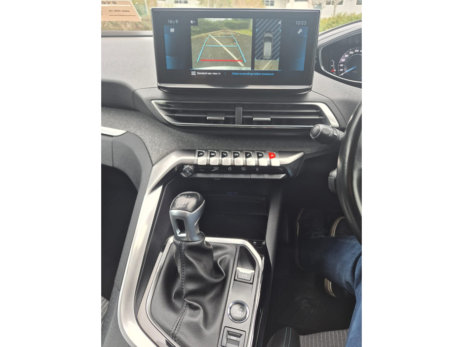 2021 Peugeot 5008 - image 12