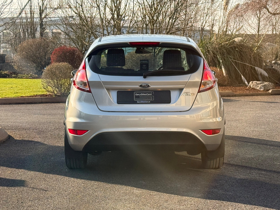 2017 Ford Fiesta - image 6