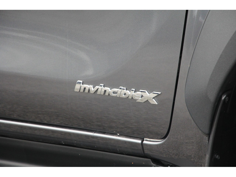 2025 Toyota Hilux - image 24