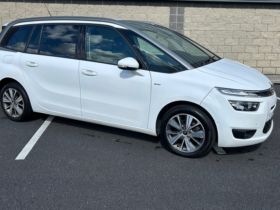 2016 Citroen Grand C4 Picasso - image 3