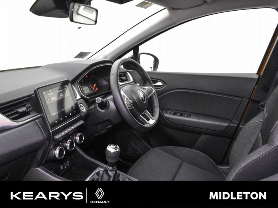 2020 Renault Captur TCe 100 Iconic. Low Kms €16,990