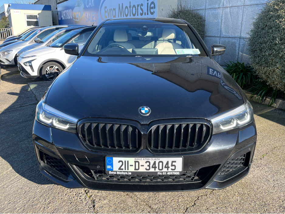 2021 BMW 5 Series - image 2