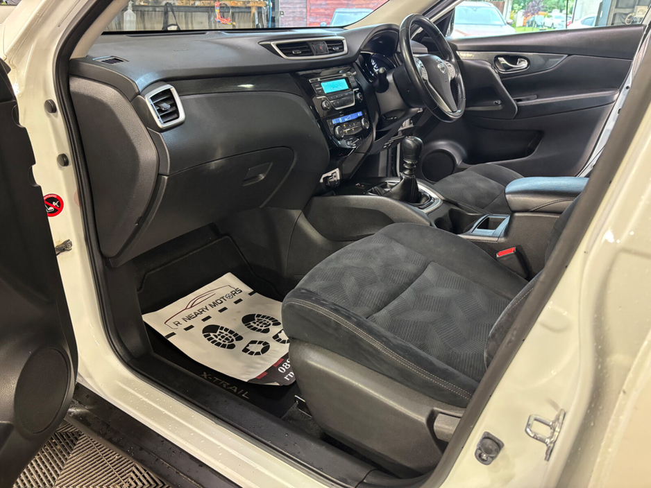 2016 Nissan X-Trail - image 15