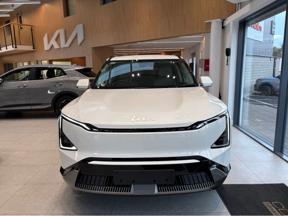 2026 Kia EV5 - image 2