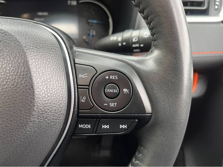 2022 Toyota Rav4 - image 26