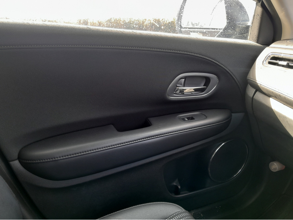 2015 Honda Vezel - image 19