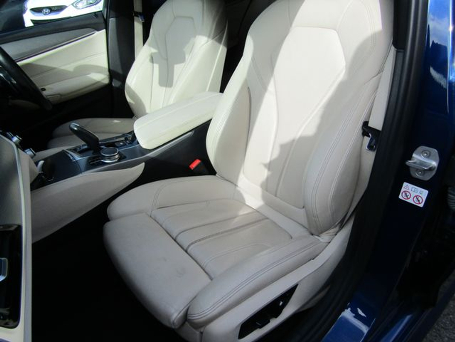 2018 BMW 5 Series - image 13